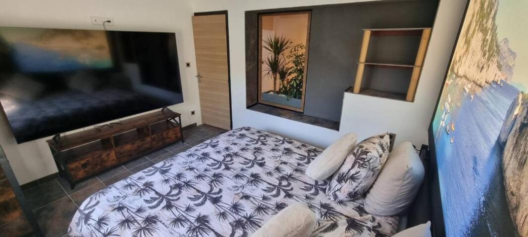 Rêves de vie, appartement vue mer, piscine non chauffée et spa privatifs Cassis Esterno foto