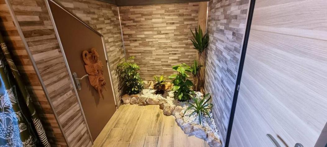 Rêves de vie, appartement vue mer, piscine non chauffée et spa privatifs Cassis Esterno foto